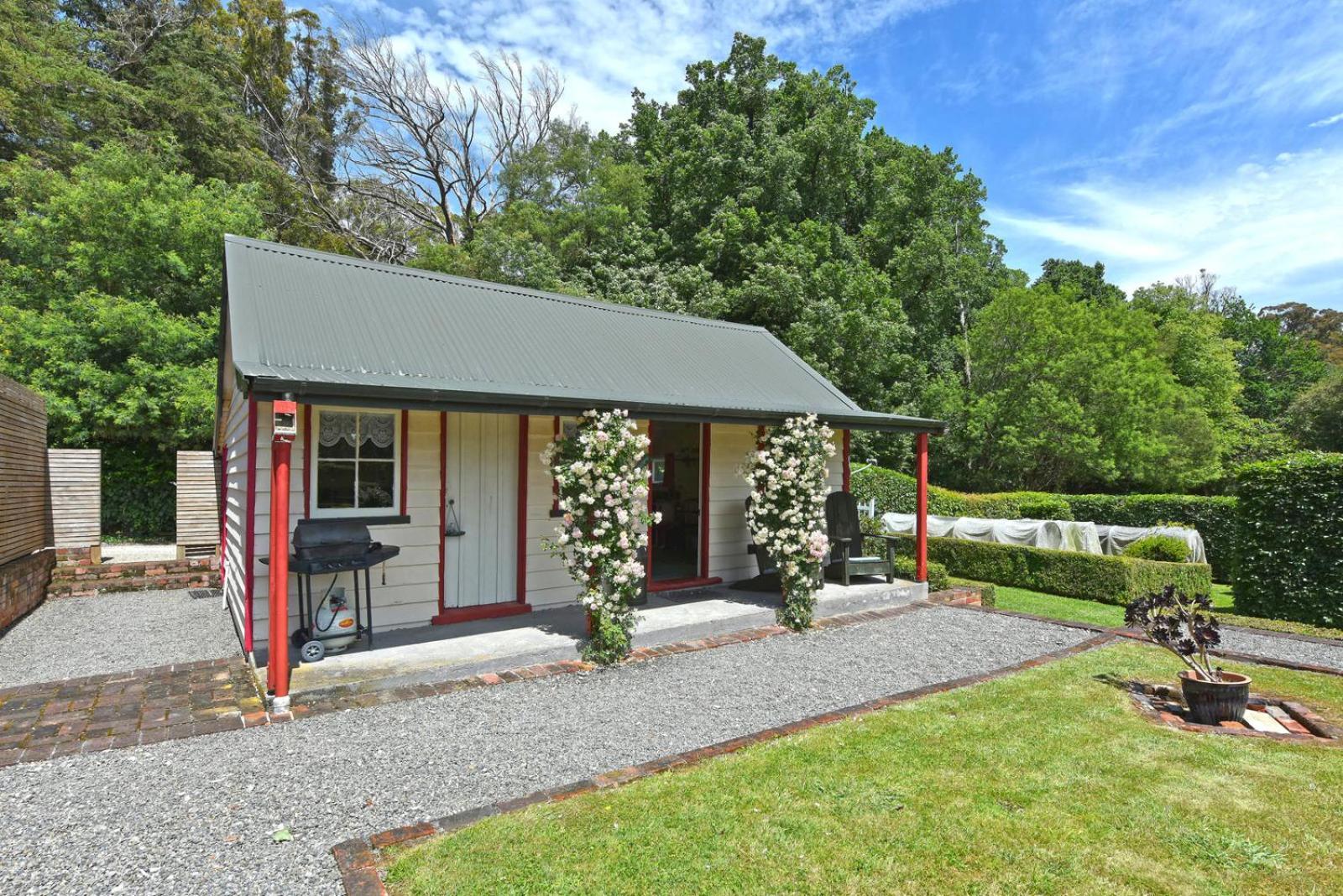 India House & Ica Whare In Whareama, Nr Riversdale Beach エクステリア 写真