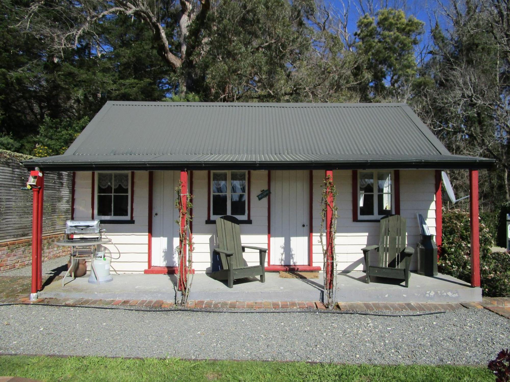 India House & Ica Whare In Whareama, Nr Riversdale Beach エクステリア 写真