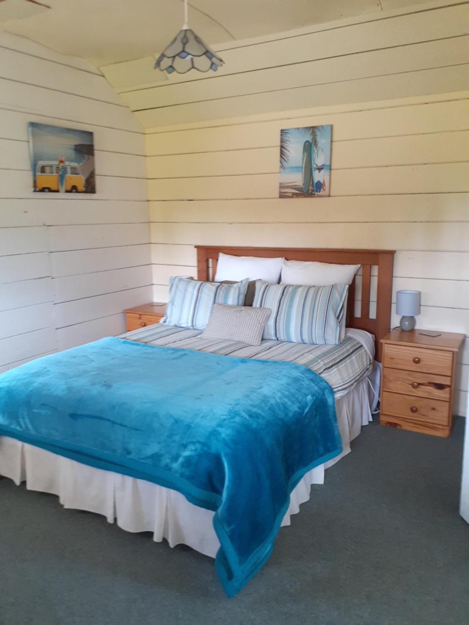 India House & Ica Whare In Whareama, Nr Riversdale Beach エクステリア 写真